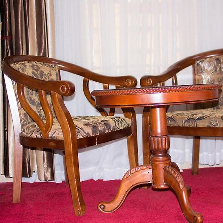 Merril Hotel Елдорет Екстериор снимка