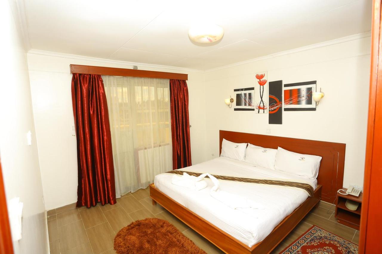 Merril Hotel Елдорет Екстериор снимка
