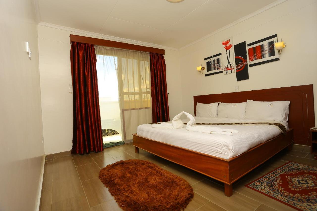 Merril Hotel Елдорет Екстериор снимка