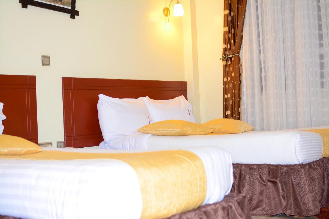 Merril Hotel Елдорет Екстериор снимка